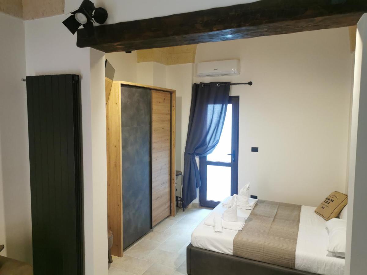Loft Porta Sud Apartment บรินดิซิ ภายนอก รูปภาพ